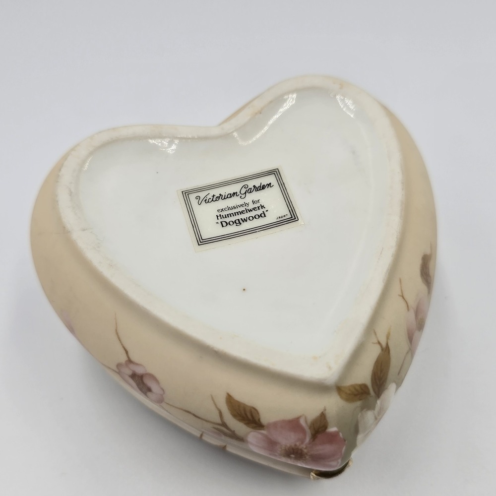 Victorian Garden Heart Trinket Box Dogwood Floral Hinged Porcelain Hummelwerk - Picture 5 of 13
